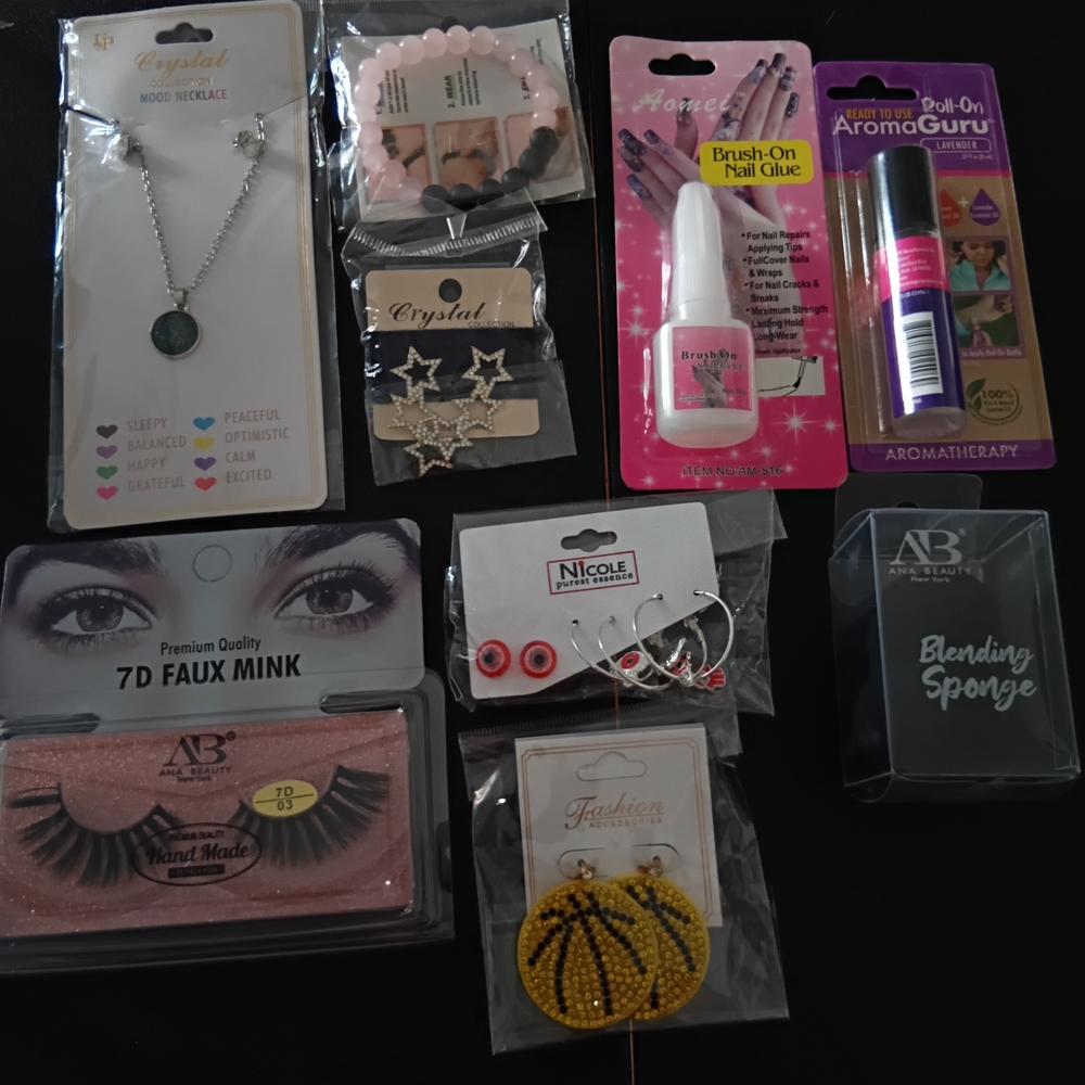 Assorted Beauty and Jewelry Set